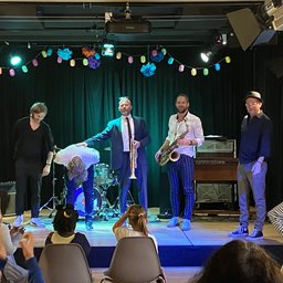 <p>The MAX-BOOGALOOS spielen auf dem Sommerfest</p>